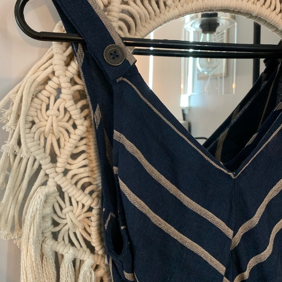 universal thread romper/jump suit - xs - Picture 4 of 5